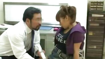 ٹانگوں پر کندھوں منظر کے ساتھ گرم ، شہوت انگیز لاکھ Lenn Babes.Com