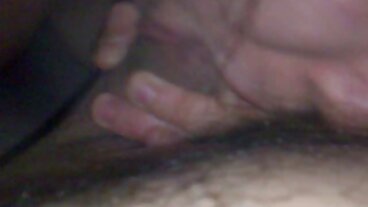 دنیا بھر کےٹینڈرز اور ہینڈل کے ساتھ منظر پرجوش پیارے miina ایم آئی