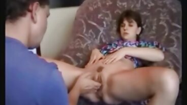 ٹانگیں کندھوں پر منظر کے ساتھ Aubre commestibile